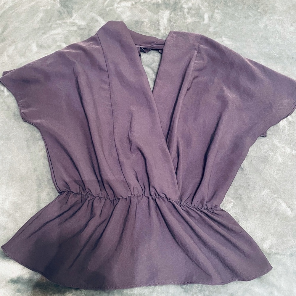 Grey deep v-neck top, flattering waist, Medium,$25